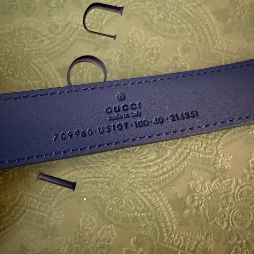 Brand new unisex Gucci Gold Buckle navy Leather Belt - Picture 7 of 9